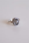 Anillo ovalado cuarzo turmalinado en plata de ley