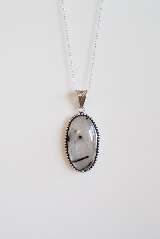 Colgante rústico de Cuarzo Turmalinado en plata