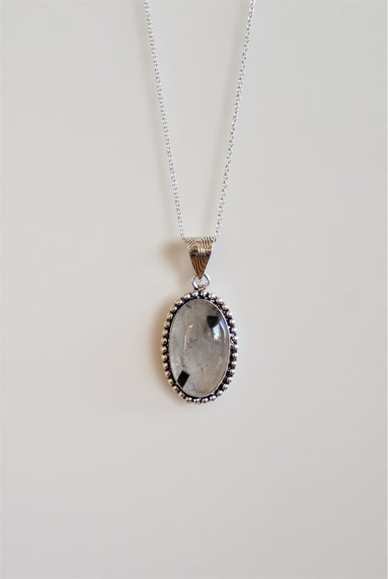 Colgante rústico de Cuarzo Turmalinado en plata