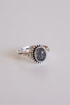 Anillo ovalado cuarzo turmalinado en plata de ley