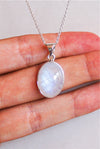 COLGANTE OVALADO DE PIEDRA LUNA EN PLATA DE LEY