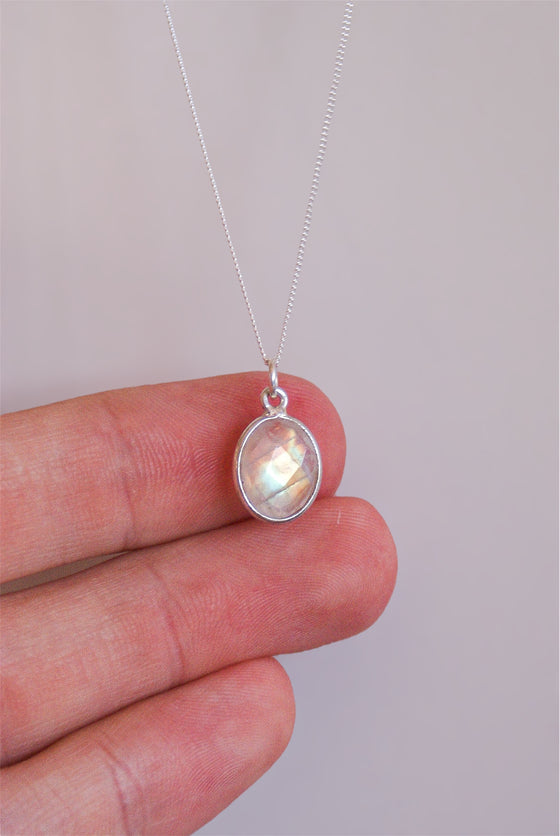 COLGANTE PIEDRA LUNA