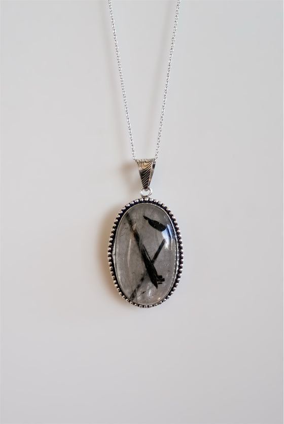 Colgante rústico de Cuarzo Turmalinado en plata