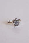 Anillo ovalado cuarzo turmalinado en plata de ley