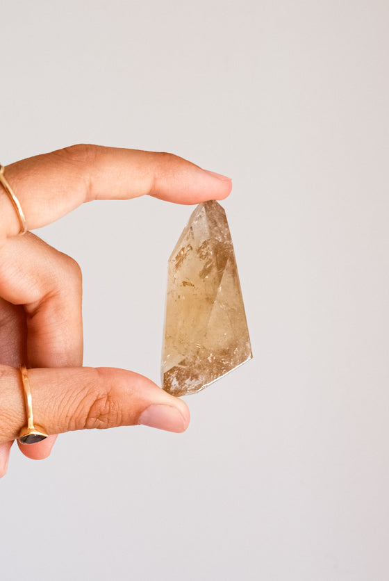 Formas libres pulidas de citrino natural