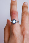 Anillo ajustable de labradorita en plata de ley