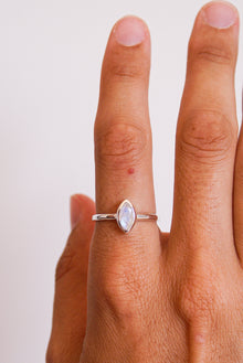  Anillo Aura de piedra luna en plata de ley