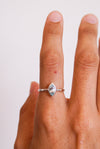 Anillo aura de topacio azul en plata