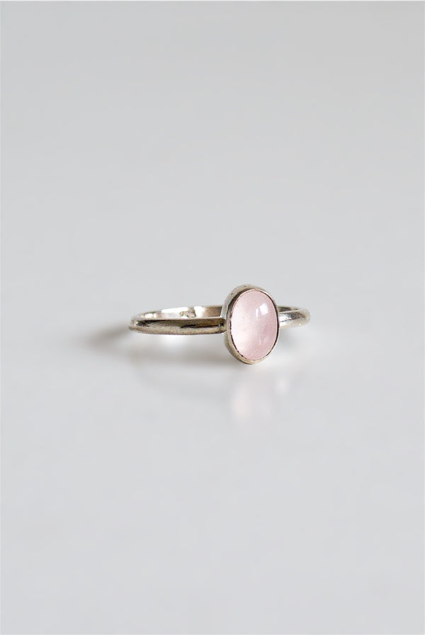 Anillo cuarzo rosa en plata de ley