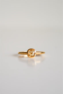  Anillo de Citrino Bañado en oro