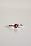 Anillo de granate en plata de ley