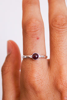  Anillo de granate en plata