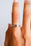 Anillo de Moldavita en bruto y plata