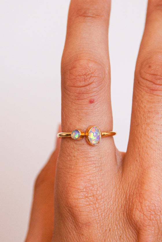 anillo de ópalo bañado en oro