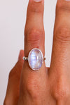 ANILLO OVALADO DE PIEDRA LUNA PLATA DE LEY