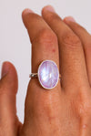 Anillo de piedra luna rosa en plata