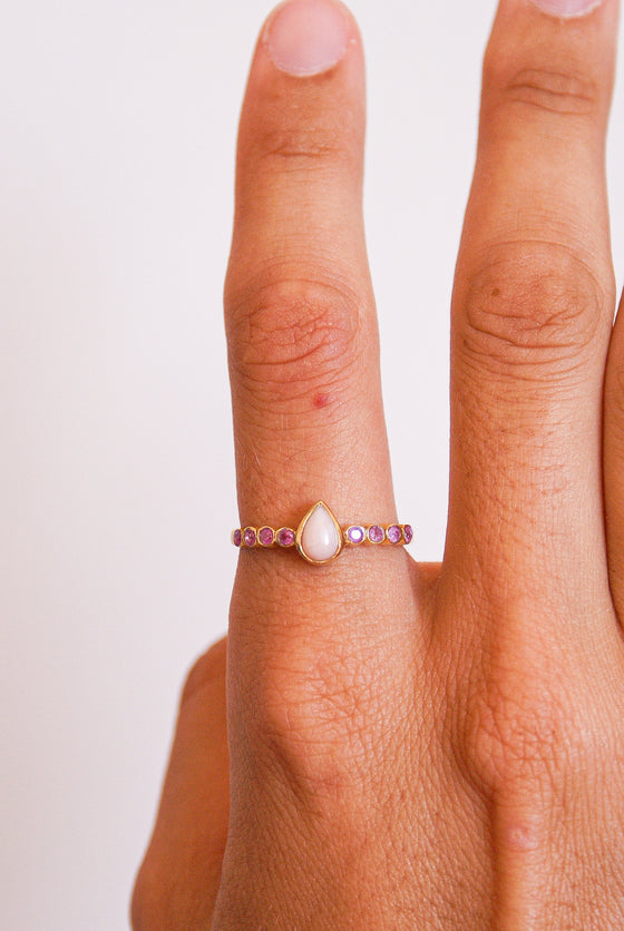 Anillo Sara de Opalo Rosa