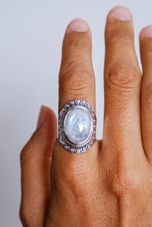  Anillo Sita Piedra Luna en plata, cabujón grande