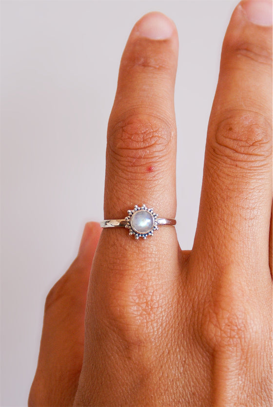 Anillo Sol de Piedra Luna