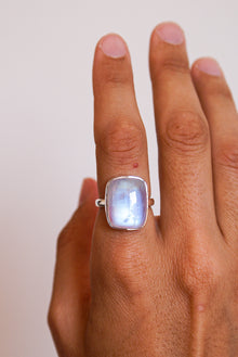  Anillo piedra luna rectangular en plata de ley