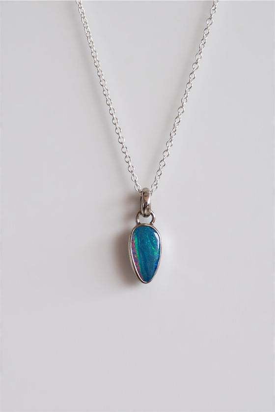 Colgante ópalo azul en plata