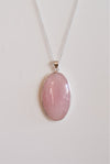 Colgante ovalado super grande de cuarzo rosa en plata