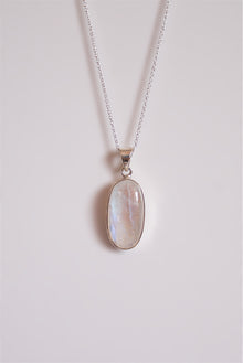  Colgante ovalado piedra luna en plata