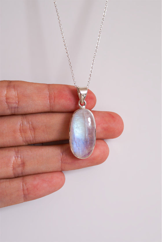 Colgante ovalado piedra luna en plata