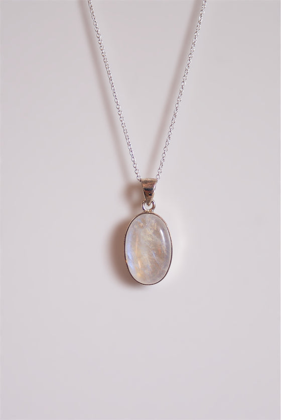 Colgante ovalado piedra luna en plata