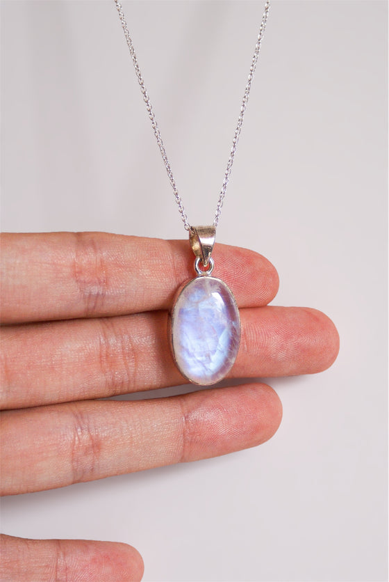 Colgante ovalado piedra luna en plata