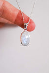 Colgante de Piedra Luna en plata con rutilado interno