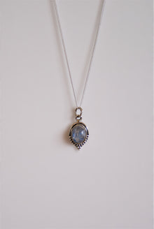  Colgante Kali de Piedra Luna en Plata