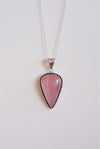 Colgante rústico de cuarzo rosa en plata