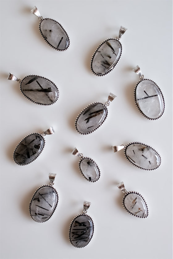 Colgante rústico de Cuarzo Turmalinado en plata