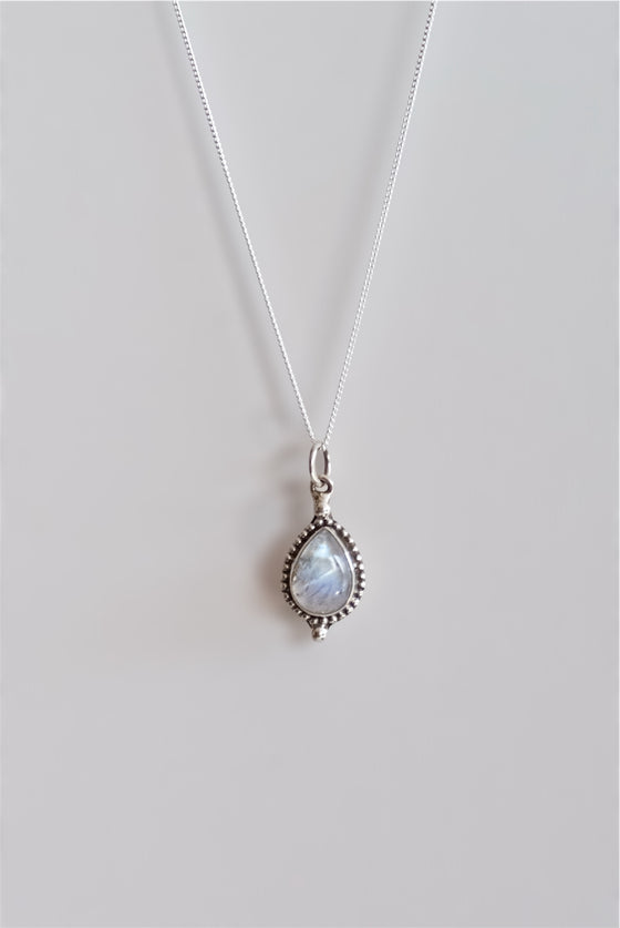 Colgante Shakti de Piedra Luna