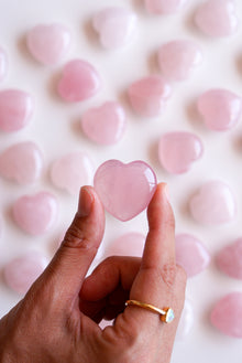  Corazón pequeño de cuarzo rosa