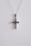 Colgante cruz de moldavita en plata de ley