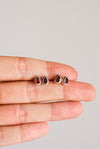 Mini pendientes gota de granate