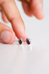 Mini pendientes gota de granate