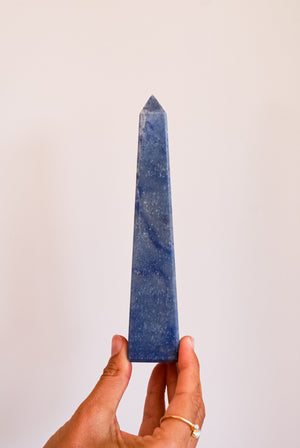 Obelisco de Cuarzo Azul