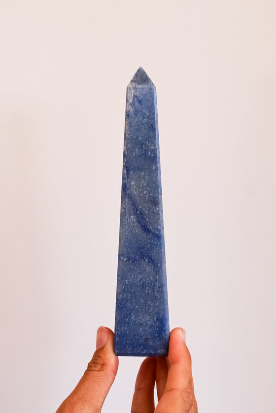 Obelisco de Cuarzo Azul