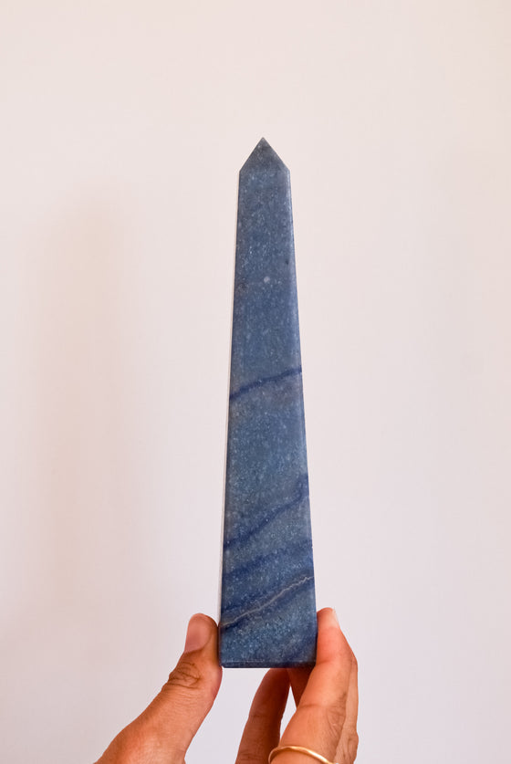 Obelisco de Cuarzo Azul