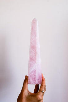  Obelisco grande de cuarzo rosa