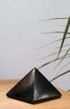 Pirámide de Shungit 7x7cm