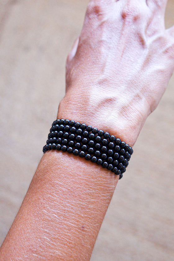 Pulsera infantil de turmalina negra