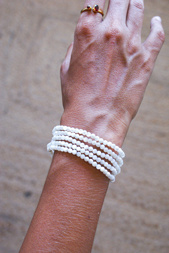 Pulsera de Nácar de 4mm