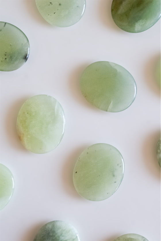 Rodado plano de jade verde